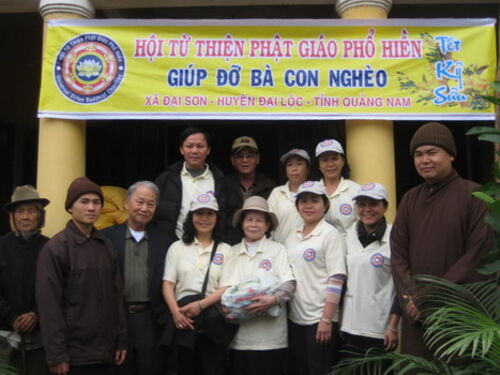 Ủy lạo đồng bào nghèo tại xã Đại Sơn, huyện Đại Lộc, tỉnh Quảng Nam nhân dịp Tết Kỷ Sửu sắp đến