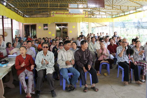 Giúp đỡ người mù và đồng bào nghèo tại Bà Rịa nhân dịp đầu năm Giáp Ngọ