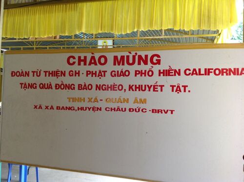 Giúp đỡ người tàn tật, người mù, và các gia đình nghèo tại Huế Bà Rịa Vũng Tàu