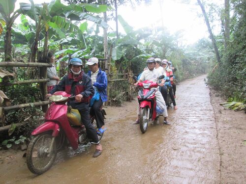 Thăm và giúp đỡ các cụ già neo đơn trong những ngày lũ lụt tại Đại Lộc, Quảng Nam đợt 2