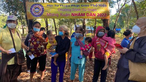 Trao quà Tết cho đồng bào dân tộc thiểu số nghèo tại Bình Phước