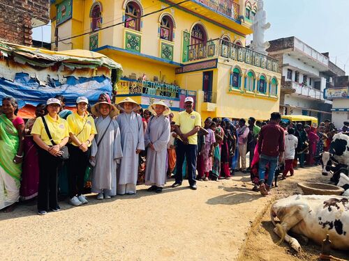 Chương trình từ thiện đặc biệt giúp đỡ người dân nghèo tại Ấn Độ