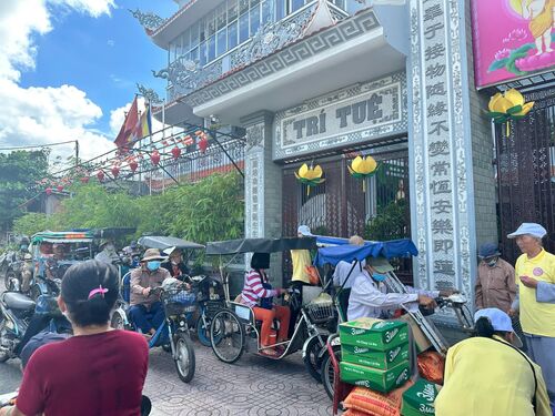 Hình ảnh chương trình từ thiện mùa Phật đản PL 2569 - DL 2025 tại Tiền Giang