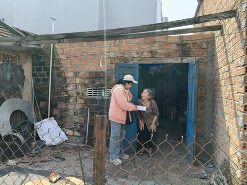 Hình ảnh cứu trợ nạn nhân bão lụt tại Bình Định (nay là Gia Lai) đợt 2