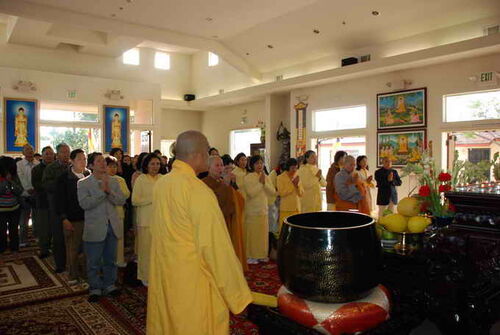 Đạo Tràng Pháp Hoa và Hội Từ Thiện Phật Giáo Phổ Hiền đi hành hương