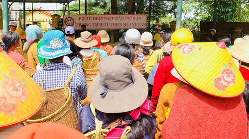 Giúp đỡ đồng bào dân tộc thiểu số nghèo tại Di Linh, Lâm Đồng nhân mùa Vu Lan