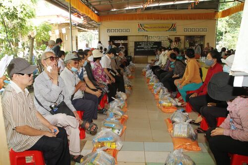 Giúp đỡ đồng bào khiếm thị và đồng bào nghèo tại Bà Rịa Vũng Tàu nhân mùa Vu Lan